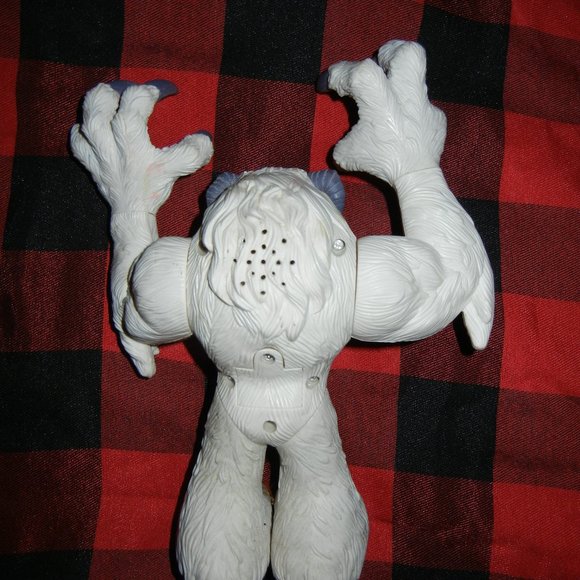 Vintage Matchbox Snow Monster Yeti red glow eyes & sound - Picture 4 of 6